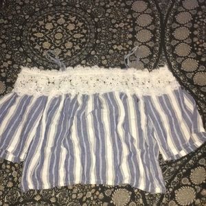 Off the shoulder crop